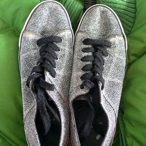 Guess shoes lightly worn